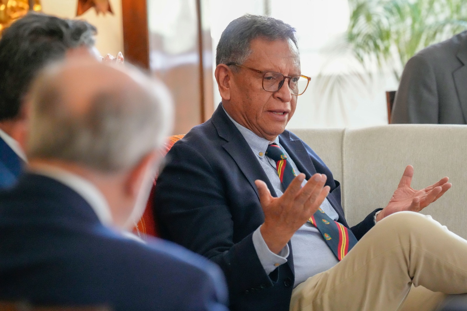 𝗚𝗼𝗯𝗶𝗲𝗿𝗻𝗼 𝗮𝗳𝗶𝗿𝗺𝗮 𝗾𝘂𝗲 𝗻𝗼 𝗲𝘅𝗶𝘀𝘁𝗲 𝘃𝗼𝗹𝘂𝗻𝘁𝗮𝗱 𝗱𝗲 𝗱𝗶𝗮́𝗹𝗼𝗴𝗼 𝗱𝗲 𝗹𝗮 𝗖𝗢𝗕 𝘆 𝗱𝗲𝘀𝘁𝗮𝗰𝗮 𝗿𝗲𝗰𝗲𝗽𝘁𝗶𝘃𝗶𝗱𝗮𝗱 𝘀𝗼𝗰𝗶𝗮𝗹 𝗮𝗹 𝗗𝗲𝗰𝗿𝗲𝘁𝗼 𝗦𝘂𝗽𝗿𝗲𝗺𝗼 𝟱𝟱𝟬𝟯