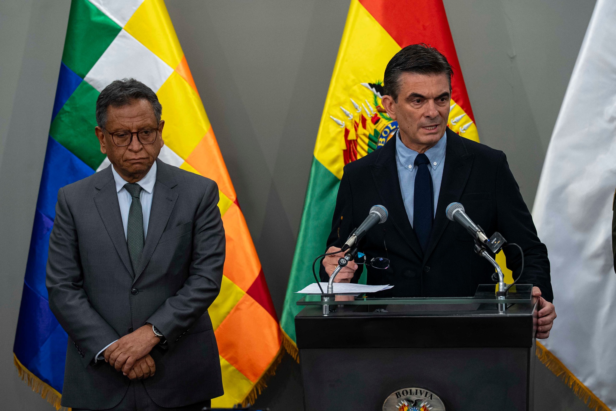 𝗚𝗼𝗹𝗽𝗲 𝗵𝗶𝘀𝘁𝗼́𝗿𝗶𝗰𝗼 𝗮𝗹 𝗻𝗮𝗿𝗰𝗼𝘁𝗿𝗮́𝗳𝗶𝗰𝗼: 𝗠𝗶𝗻𝗶𝘀𝘁𝗲𝗿𝗶𝗼 𝗱𝗲 𝗚𝗼𝗯𝗶𝗲𝗿𝗻𝗼 𝘆 𝗣𝗼𝗹𝗶𝗰𝗶́𝗮 𝗕𝗼𝗹𝗶𝘃𝗶𝗮𝗻𝗮 𝗰𝗮𝗽𝘁𝘂𝗿𝗮𝗻 𝗮 𝗦𝗲𝗯𝗮𝘀𝘁𝗶𝗮́𝗻 𝗠𝗮𝗿𝘀𝗲𝘁